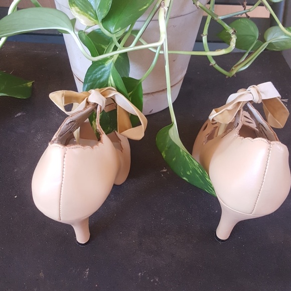 Heels - Picture 3 of 3